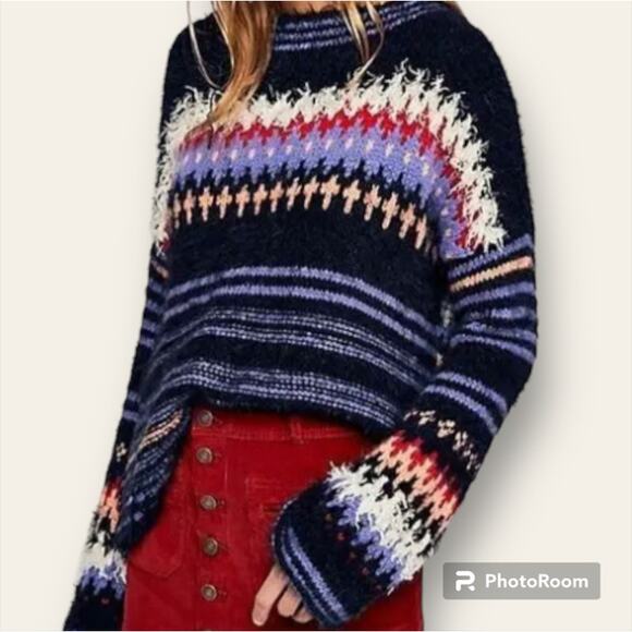 Oversized flared sleeve Fuzzy pull over Blue Sweater Size Small - Picture 5 of 5